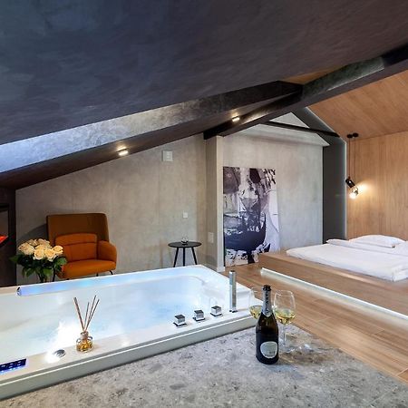Royal Vip Jacuzzi Apart Lvov Exteriér fotografie
