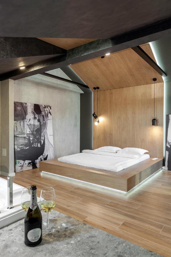 Royal Vip Jacuzzi Apart Lvov Exteriér fotografie