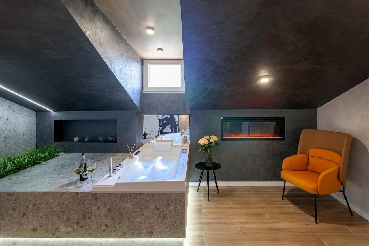 Royal Vip Jacuzzi Apart Lvov Exteriér fotografie