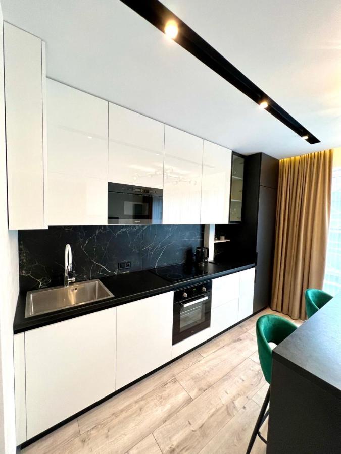 Royal Vip Jacuzzi Apart Lvov Exteriér fotografie