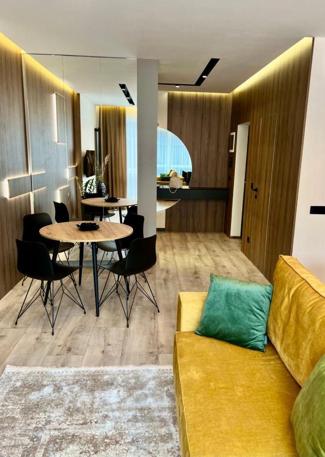 Royal Vip Jacuzzi Apart Lvov Exteriér fotografie