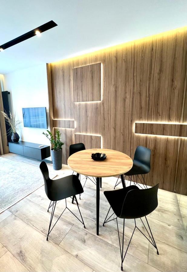 Royal Vip Jacuzzi Apart Lvov Exteriér fotografie