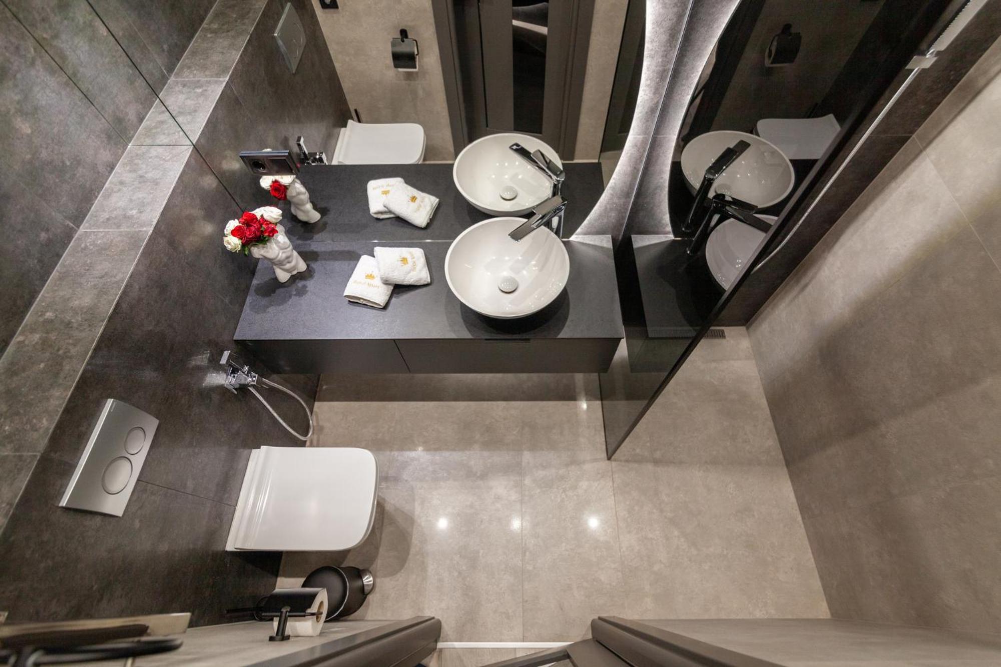 Royal Vip Jacuzzi Apart Lvov Exteriér fotografie
